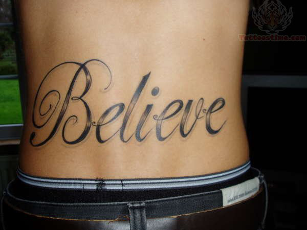 tatouage phrase dos homme