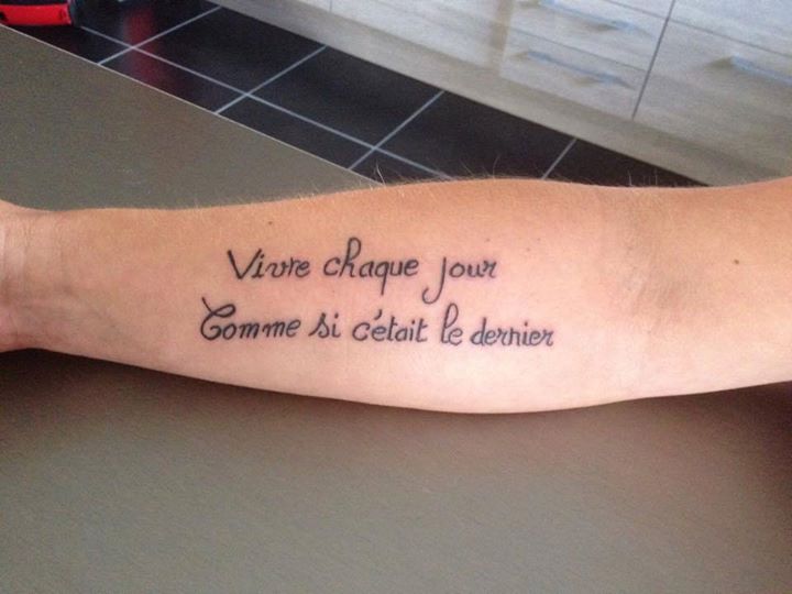 tatouage phrase famille italien