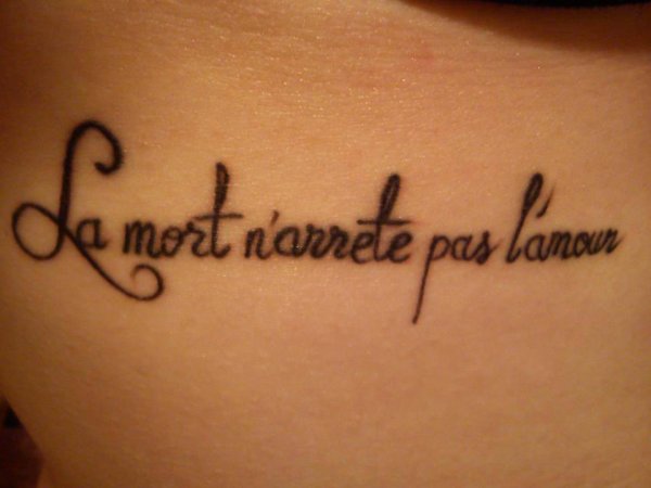 tatouage phrase francais femme