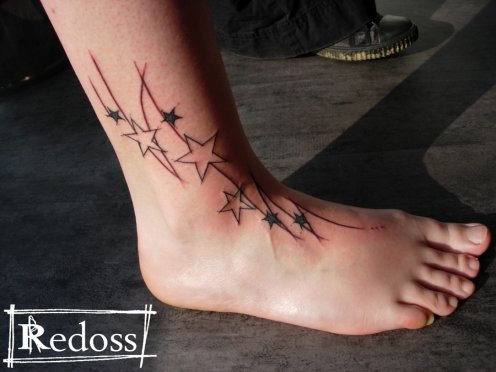 tatouage pied cheville etoile