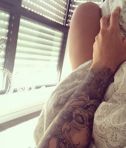 Tatouage poignet caroline receveur
