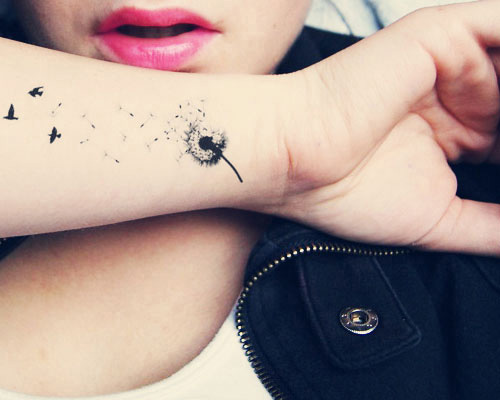 tatouage poignet femme