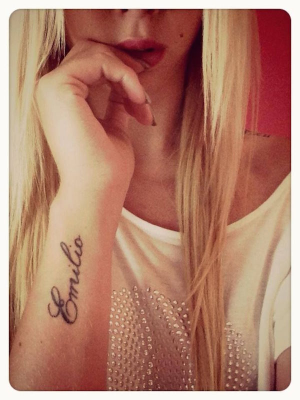 tatouage poignet prenom ecriture