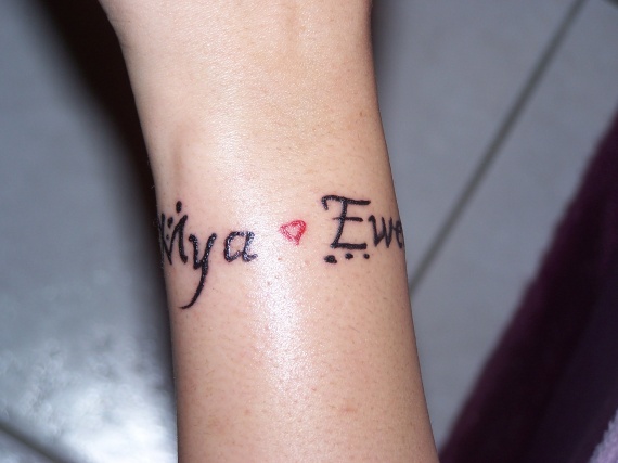 tatouage poignet prenom timéo