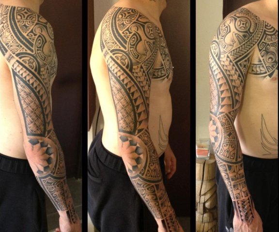 tatouage polynésien bras entier