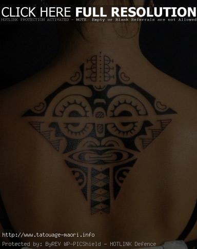 tatouage polynésien dos femme
