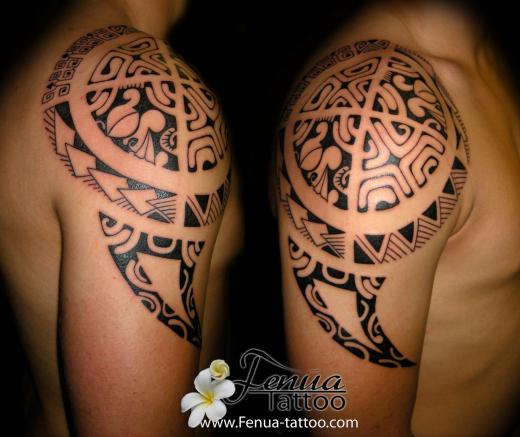 tatouage polynésien épaule