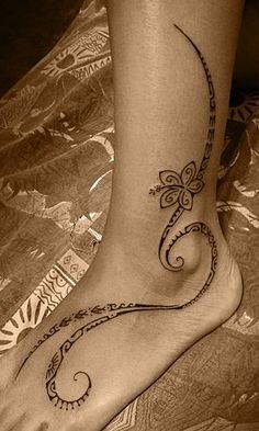 tatouage polynésien femme