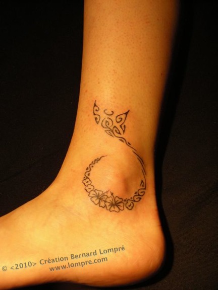 tatouage polynésien femme cheville