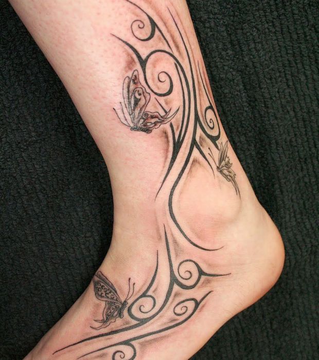 tatouage polynésien pied homme