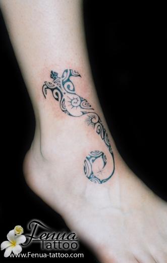 tatouage polynésien tortue pied