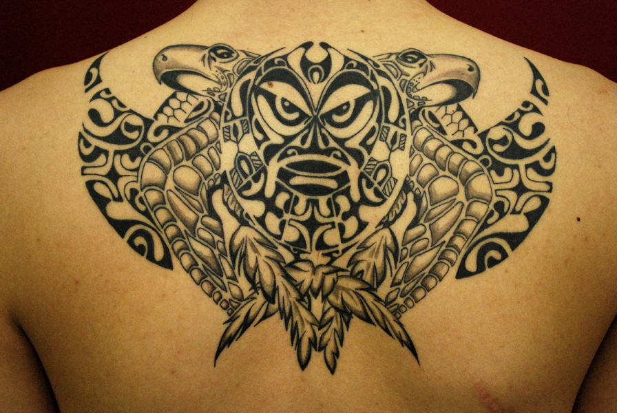tatouage polynésien tortue tiki