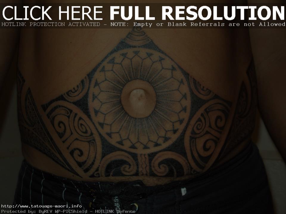 tatouage polynésien ventre homme