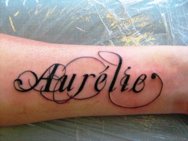 tatouage prenom ecriture gothique