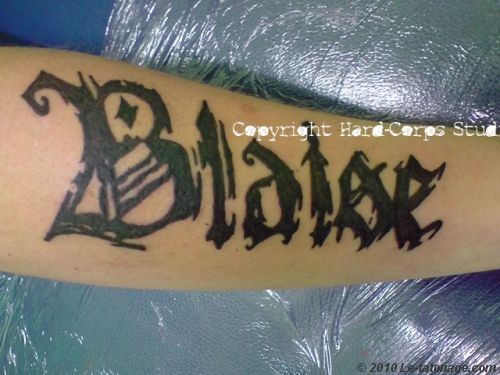 tatouage prenom en gothique