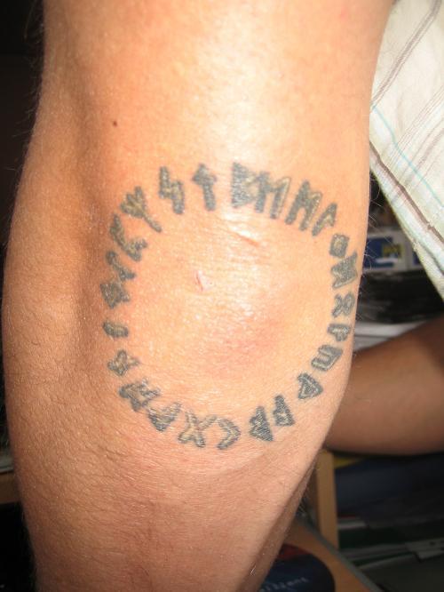 Tatouage runes celtique