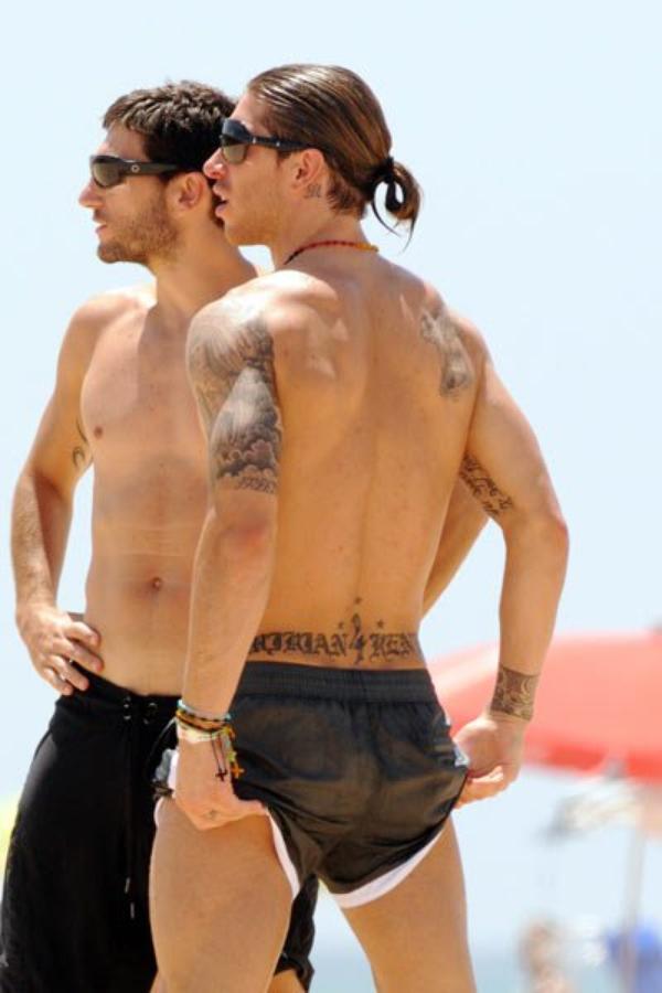 tatouage sergio ramos ventre