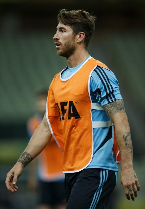 tatouage sergio ramos ventre