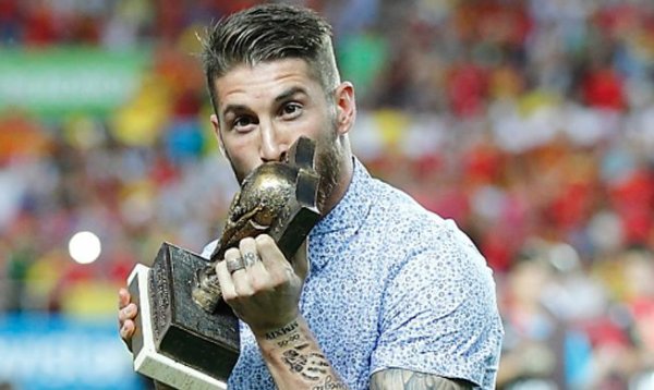 tatouage sergio ramos ventre
