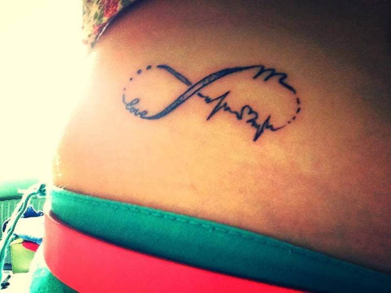 tatouage signe infini original