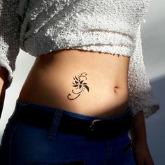 tatouage temporaire ventre
