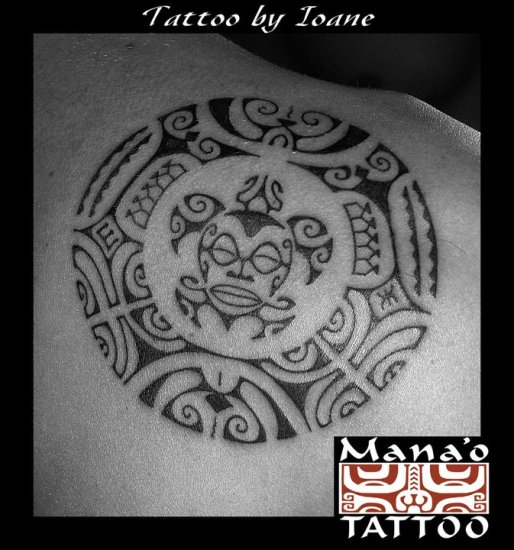 tatouage tortue omoplate