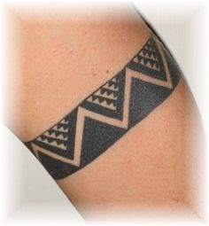 tatouage tour de bras homme