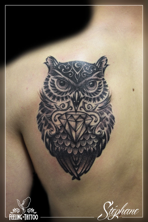 tatouage trefle omoplate