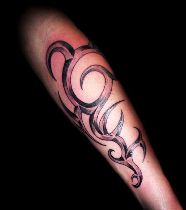 tatouage tribal avant bras femme