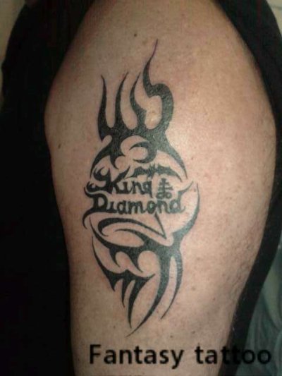 tatouage tribal avec lettre