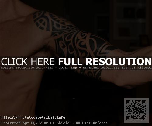 Tatouage tribal biceps