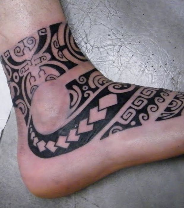 tatouage tribal cheville pied homme