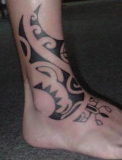 tatouage tribal cheville pied homme