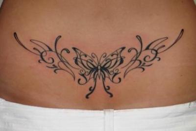 tatouage tribal en bas du dos femme