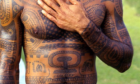 tatouage tribal genou