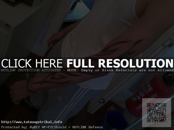 tatouage tribal homme avant bras