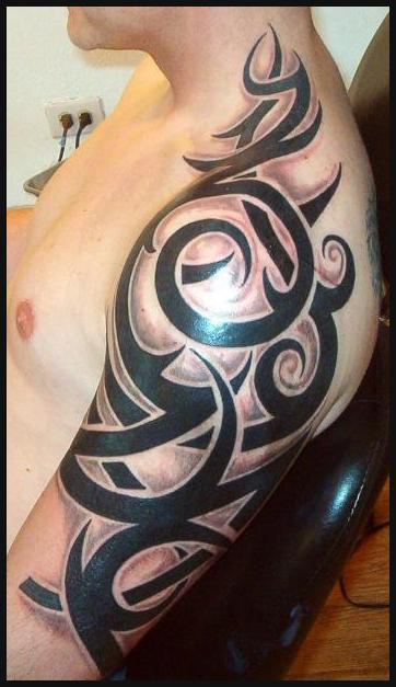 tatouage tribal homme bras