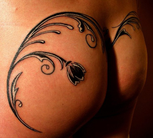 tatouage tribal intime