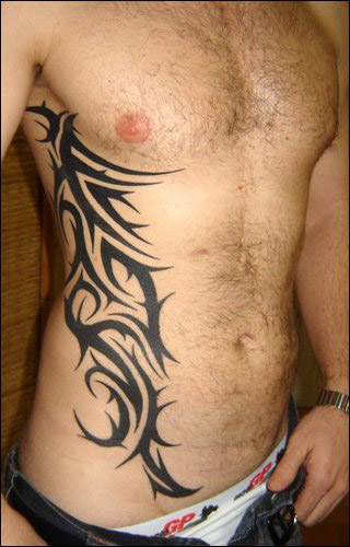 tatouage tribal intime