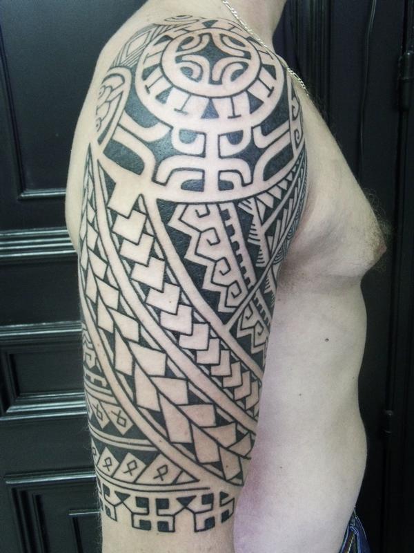 tatouage tribal manchette