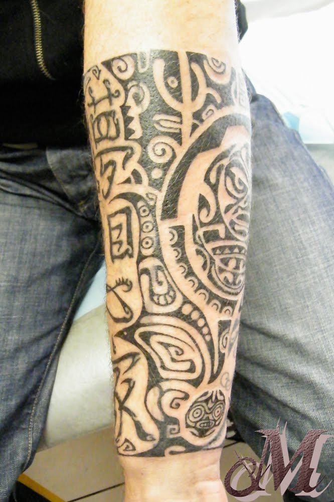 tatouage tribal manchette