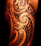 tatouage tribal maorie