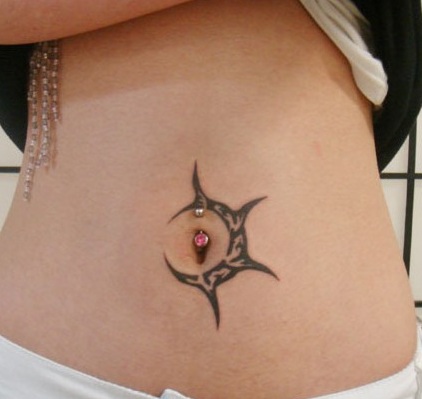 tatouage tribal nombril