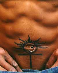 tatouage tribal nombril