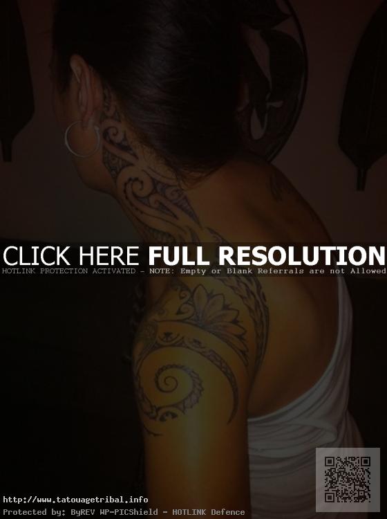 tatouage tribal nuque épaule