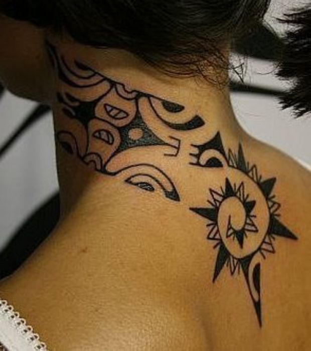 tatouage tribal nuque femme