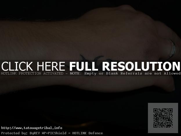 tatouage tribal poignet