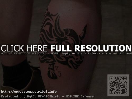 tatouage tribal sur mollet