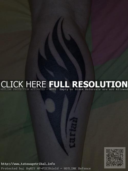 tatouage tribal sur mollet