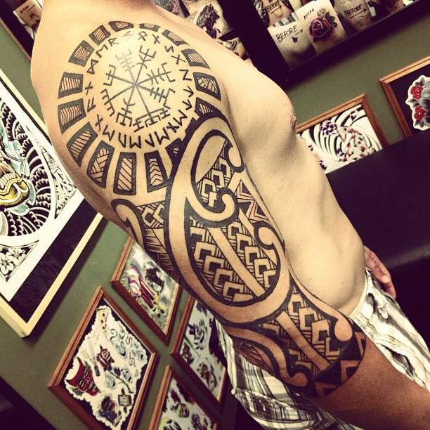 tatouage tribal viking